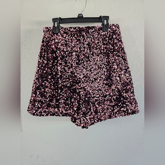 Zara Pink Sequin Shorts Size Small - Picture 1 of 3